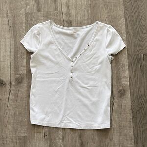 Lilly Pulitzer White V-Neck Short Sleeve Tee